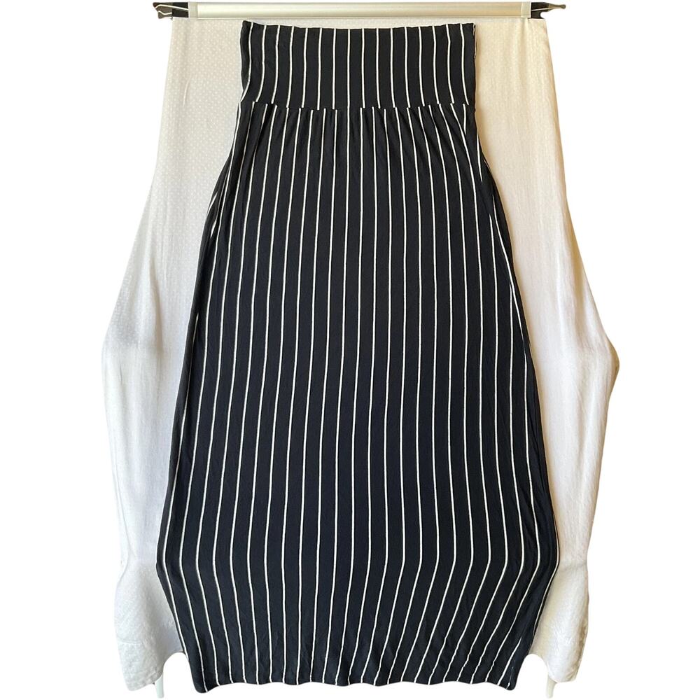 Green Envelope Los Angeles Women Long Skirt Size M Black White Striped Stretchy